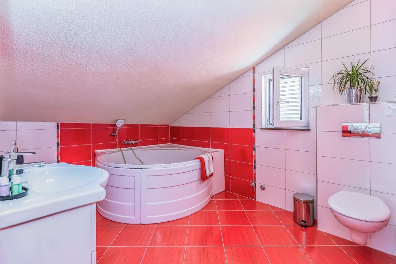 Apartmani Nikola Baška Voda Dış mekan fotoğraf