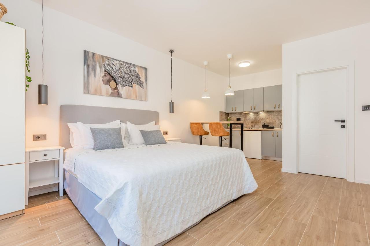 Apartmani Nikola Baška Voda Dış mekan fotoğraf